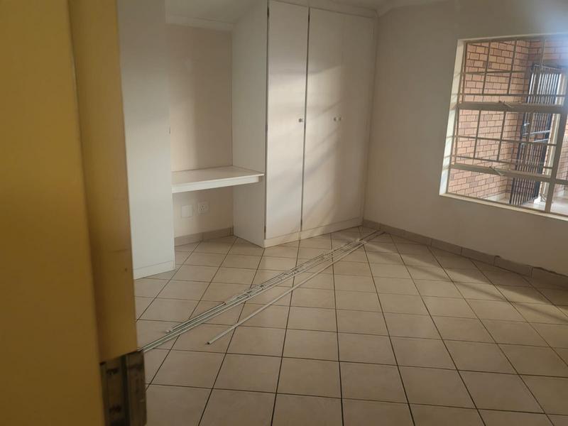2 Bedroom Property for Sale in Silver Lakes Gauteng
