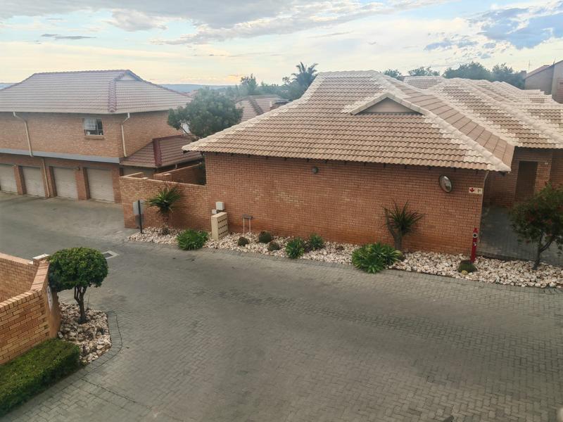 2 Bedroom Property for Sale in Silver Lakes Gauteng