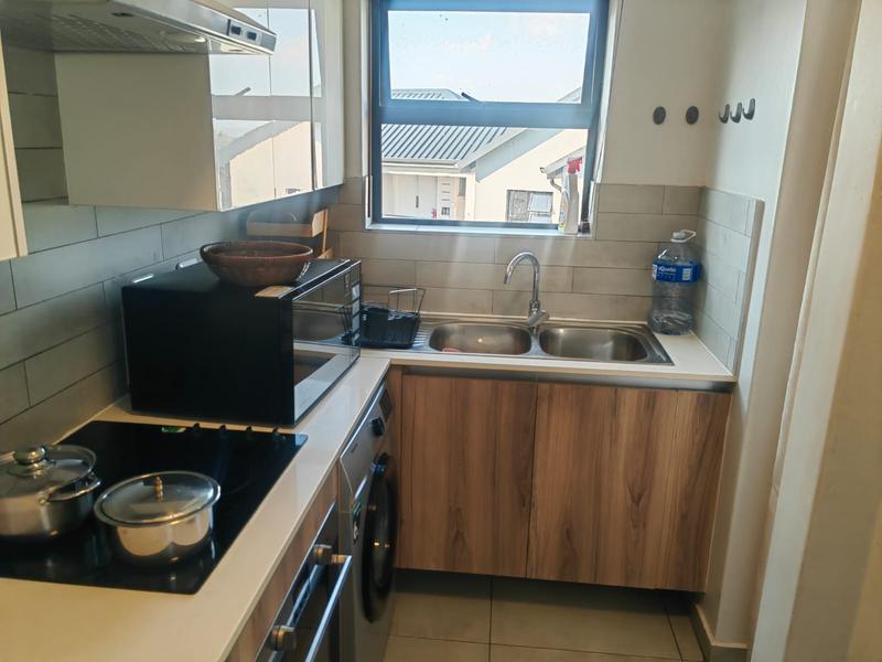 To Let 2 Bedroom Property for Rent in Lombardy Estate Gauteng