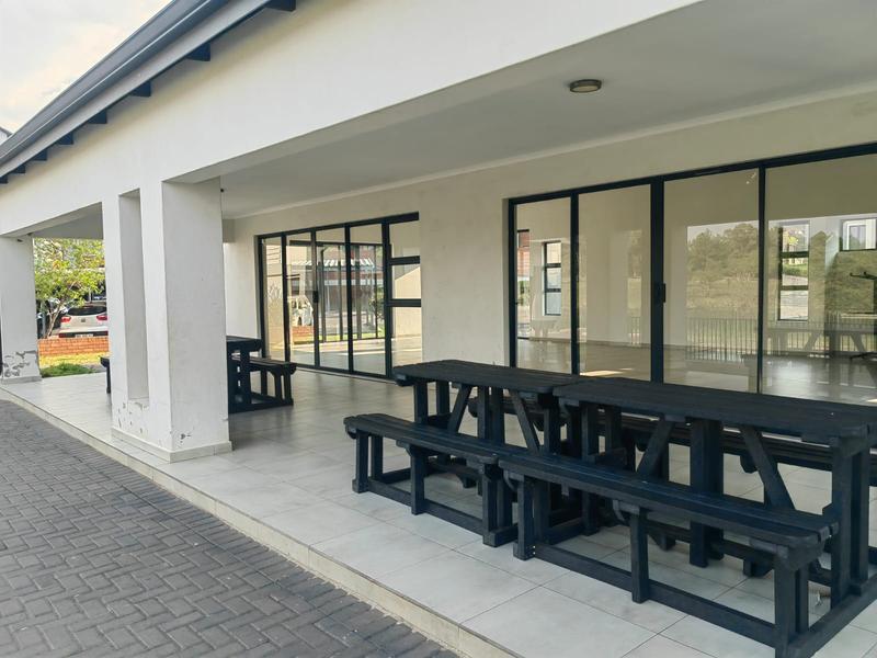 To Let 2 Bedroom Property for Rent in Lombardy Estate Gauteng