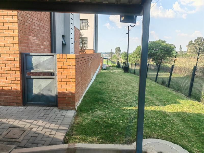 To Let 2 Bedroom Property for Rent in Lombardy Estate Gauteng