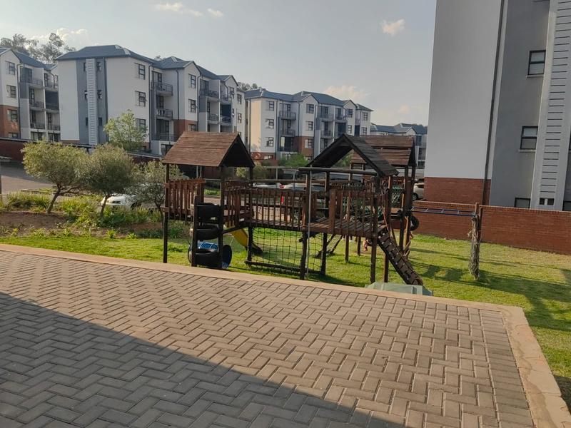 To Let 2 Bedroom Property for Rent in Lombardy Estate Gauteng