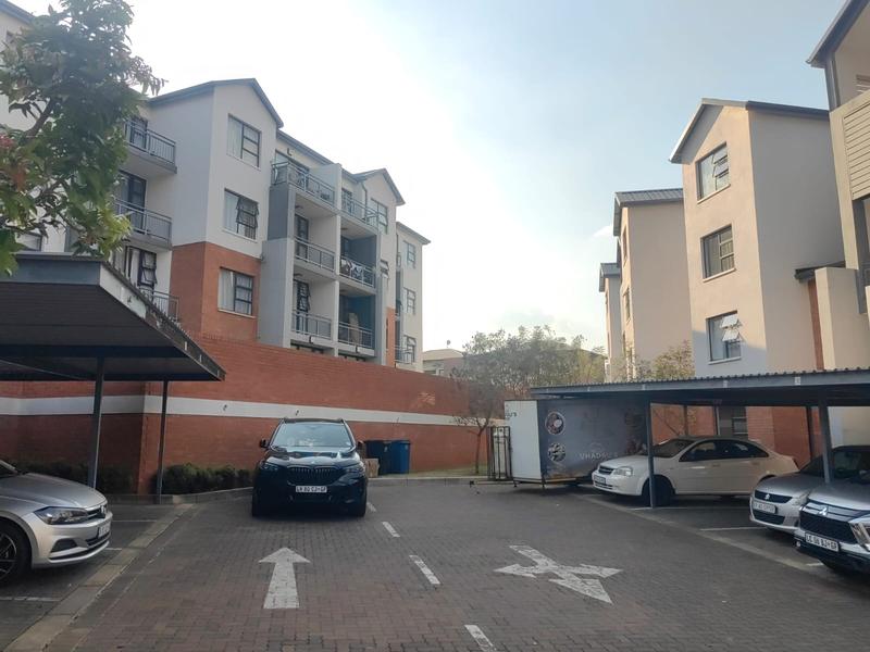 To Let 2 Bedroom Property for Rent in Lombardy Estate Gauteng