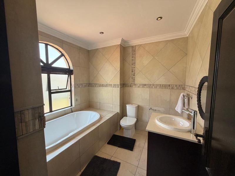4 Bedroom Property for Sale in Blue Valley Golf Estate Gauteng