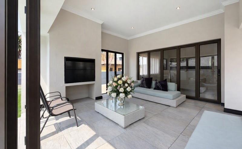 4 Bedroom Property for Sale in Blue Valley Golf Estate Gauteng