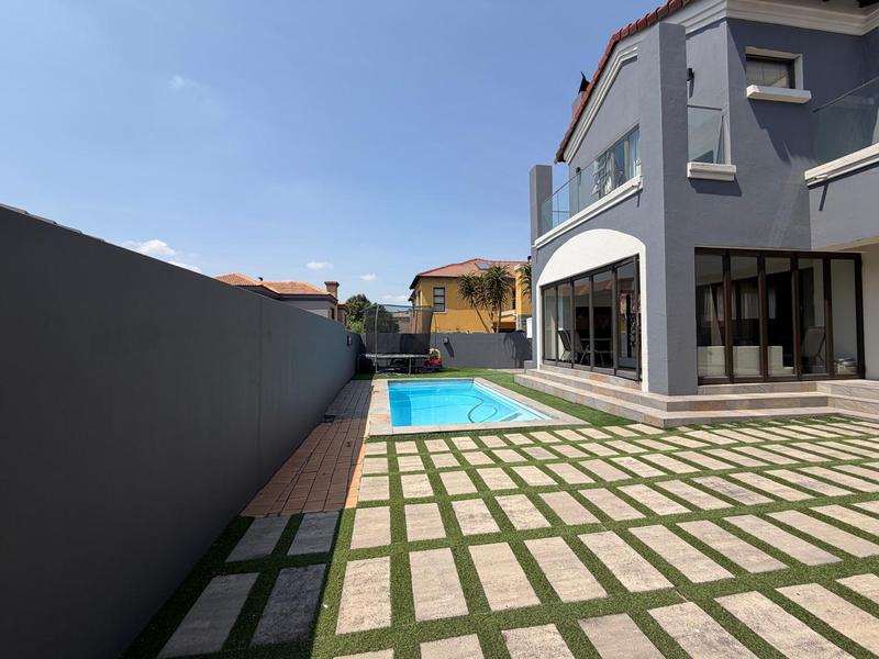4 Bedroom Property for Sale in Blue Valley Golf Estate Gauteng