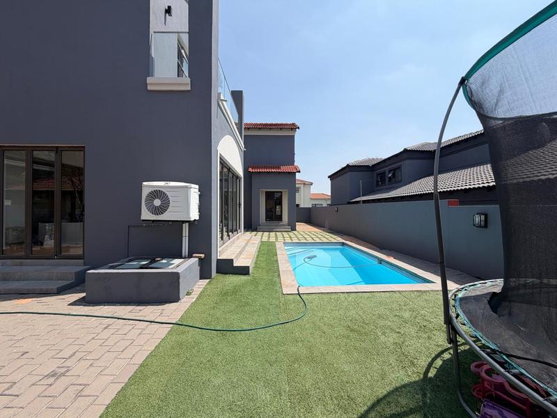 4 Bedroom Property for Sale in Blue Valley Golf Estate Gauteng