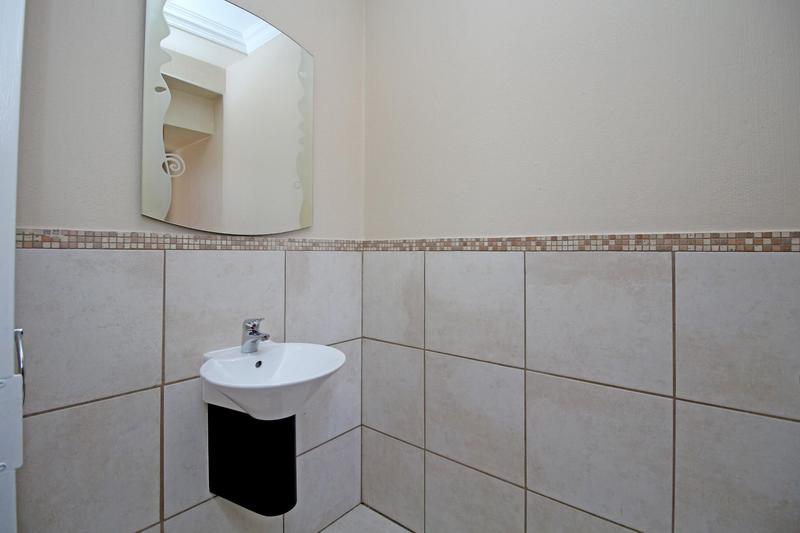 To Let 2 Bedroom Property for Rent in Willowbrook Gauteng
