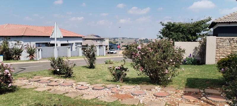 3 Bedroom Property for Sale in Wildtuinpark Gauteng