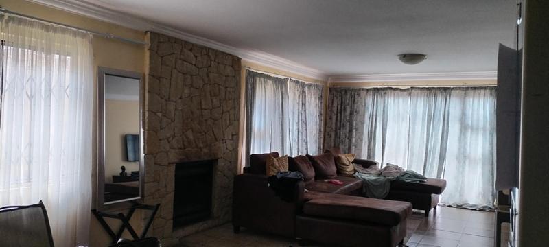 3 Bedroom Property for Sale in Wildtuinpark Gauteng