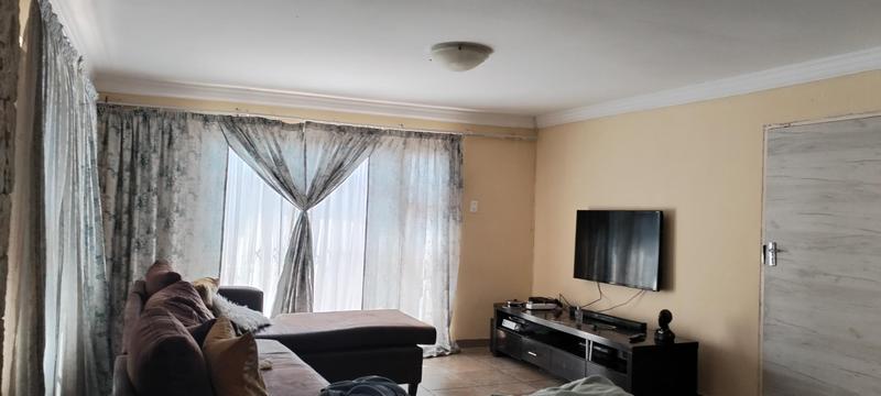 3 Bedroom Property for Sale in Wildtuinpark Gauteng