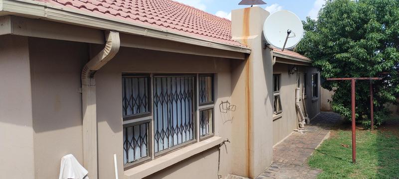 3 Bedroom Property for Sale in Wildtuinpark Gauteng