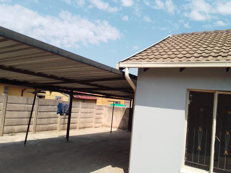 2 Bedroom Property for Sale in Lotus Gardens Gauteng