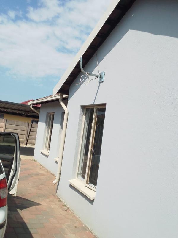 2 Bedroom Property for Sale in Lotus Gardens Gauteng