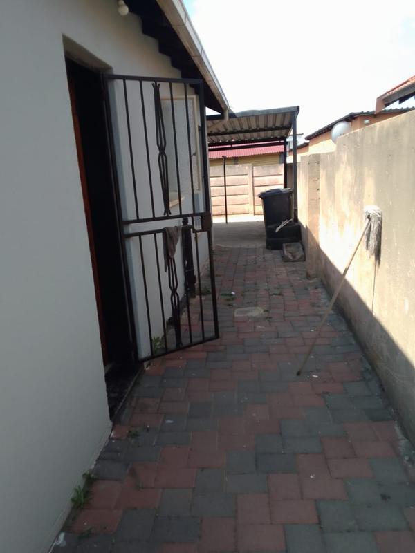 2 Bedroom Property for Sale in Lotus Gardens Gauteng