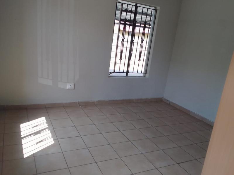 2 Bedroom Property for Sale in Lotus Gardens Gauteng