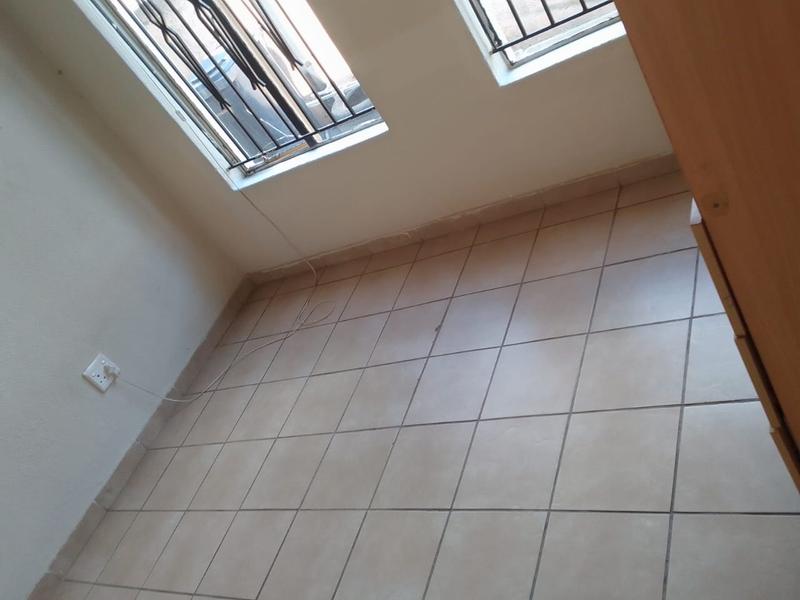 2 Bedroom Property for Sale in Lotus Gardens Gauteng