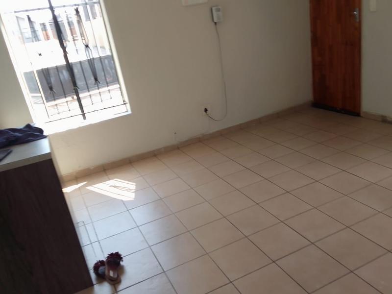 2 Bedroom Property for Sale in Lotus Gardens Gauteng