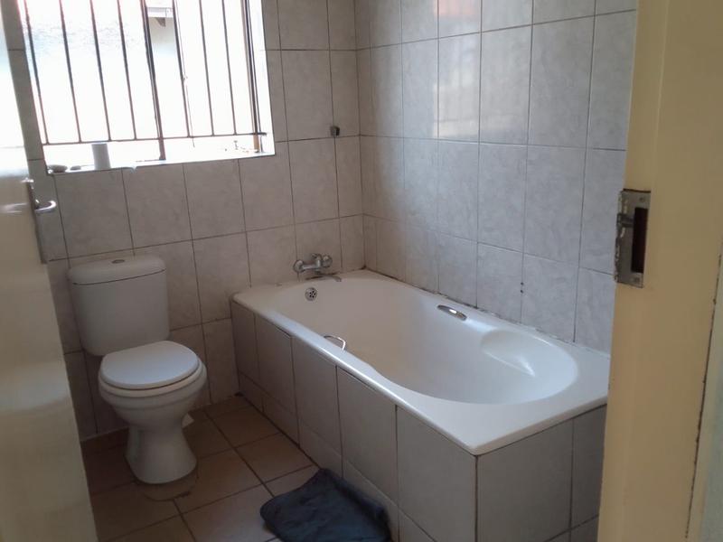 2 Bedroom Property for Sale in Lotus Gardens Gauteng