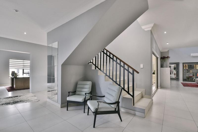 5 Bedroom Property for Sale in Pinehaven Gauteng
