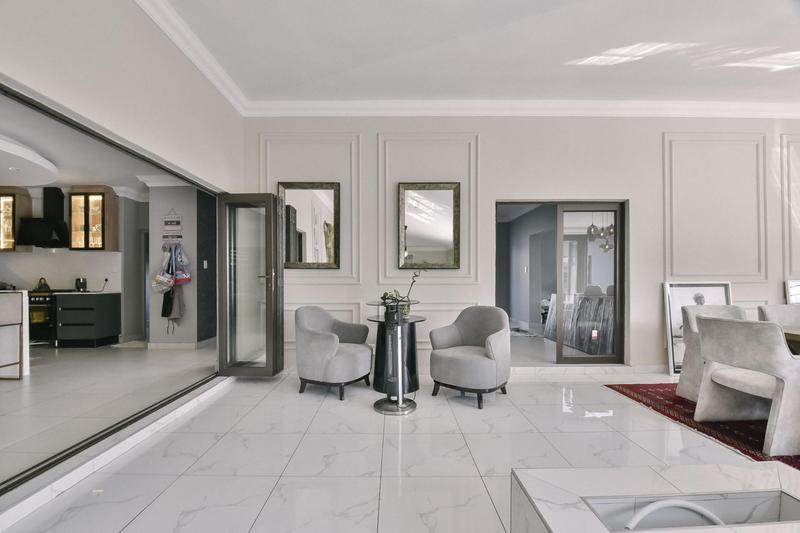 5 Bedroom Property for Sale in Pinehaven Gauteng