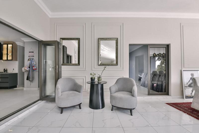 5 Bedroom Property for Sale in Pinehaven Gauteng