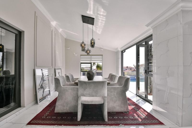5 Bedroom Property for Sale in Pinehaven Gauteng