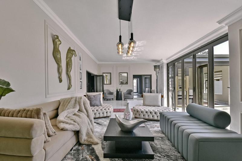 5 Bedroom Property for Sale in Pinehaven Gauteng