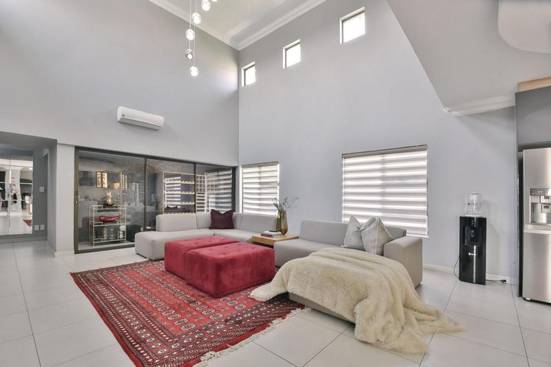 5 Bedroom Property for Sale in Pinehaven Gauteng