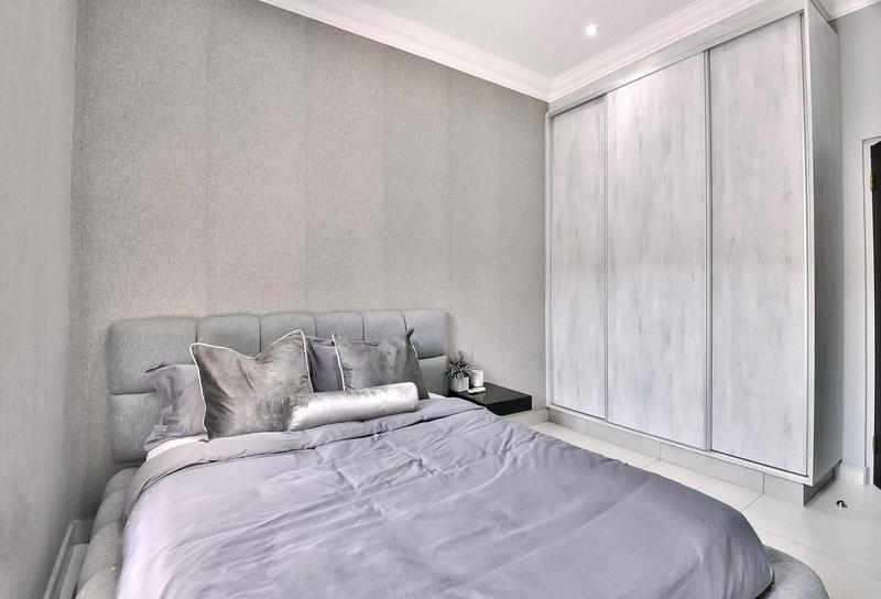 5 Bedroom Property for Sale in Pinehaven Gauteng