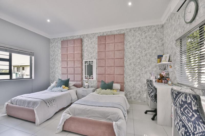 5 Bedroom Property for Sale in Pinehaven Gauteng