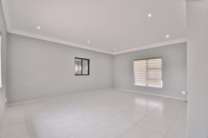 5 Bedroom Property for Sale in Pinehaven Gauteng