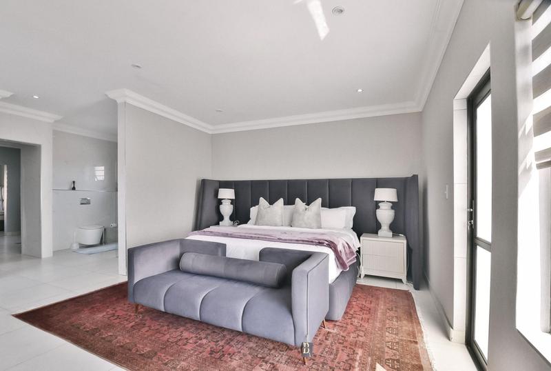 5 Bedroom Property for Sale in Pinehaven Gauteng