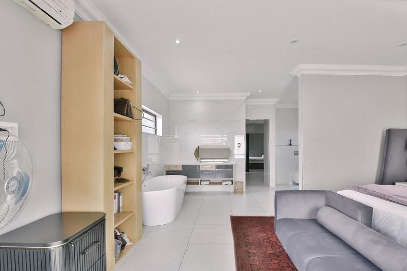 5 Bedroom Property for Sale in Pinehaven Gauteng