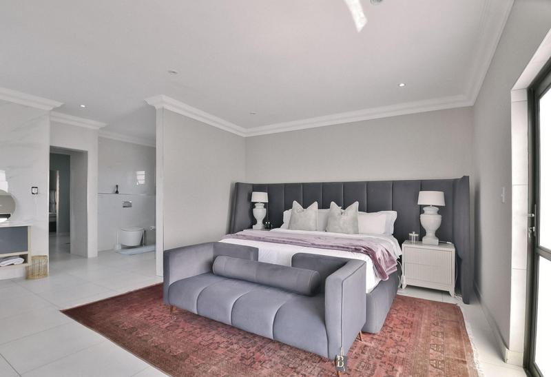 5 Bedroom Property for Sale in Pinehaven Gauteng