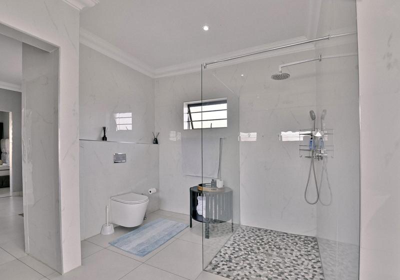 5 Bedroom Property for Sale in Pinehaven Gauteng