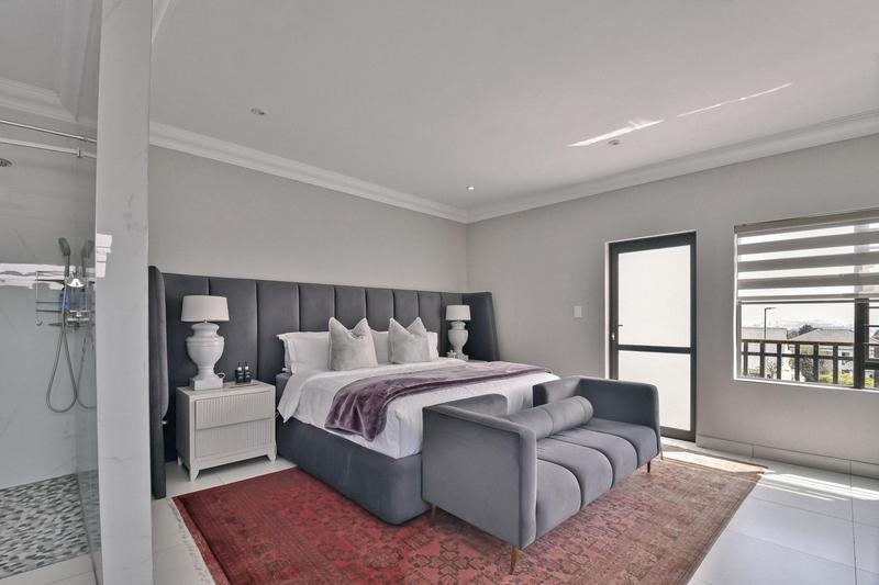 5 Bedroom Property for Sale in Pinehaven Gauteng