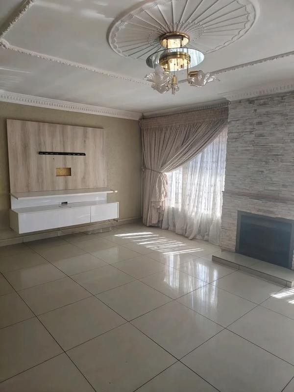 To Let 3 Bedroom Property for Rent in Protea North Gauteng