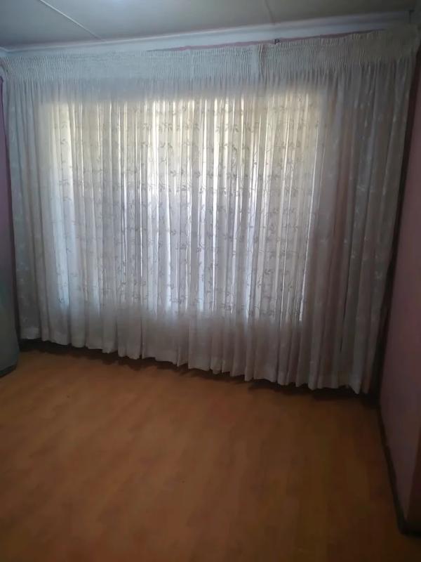 To Let 3 Bedroom Property for Rent in Protea North Gauteng