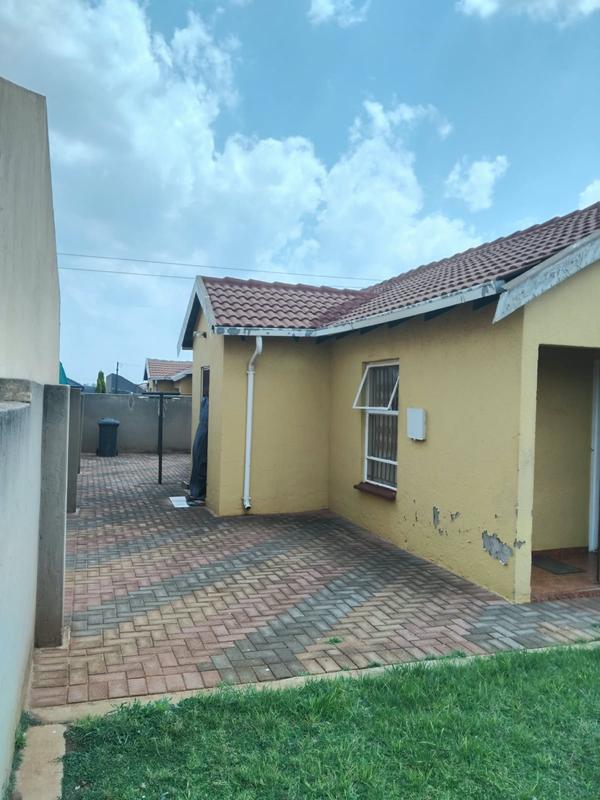 3 Bedroom Property for Sale in Dawn Park Gauteng