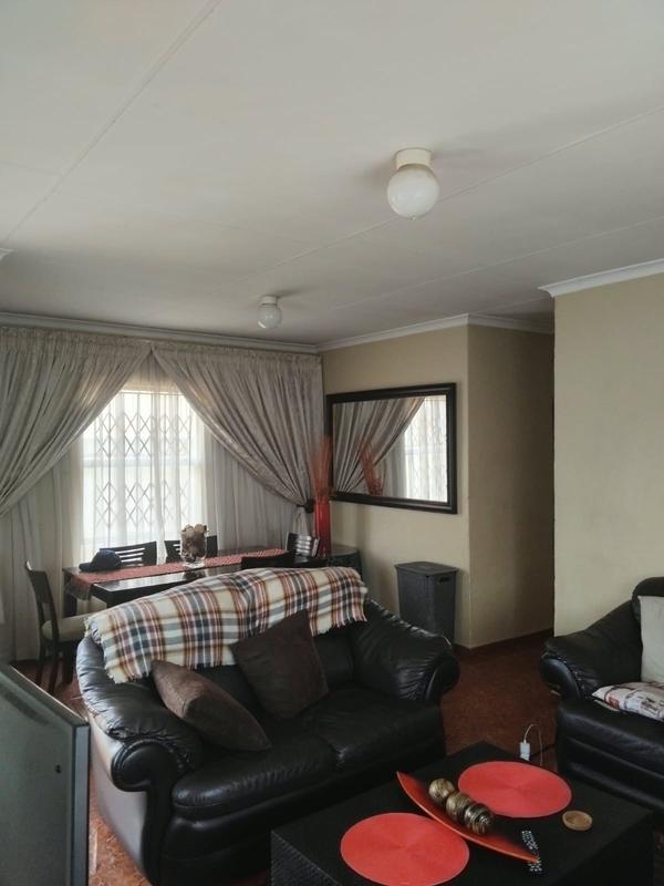 3 Bedroom Property for Sale in Dawn Park Gauteng