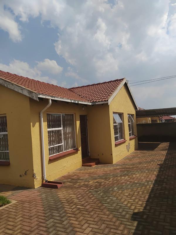3 Bedroom Property for Sale in Dawn Park Gauteng