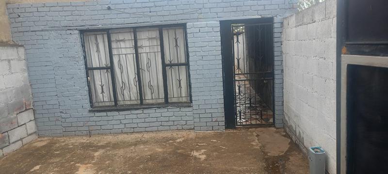 To Let 1 Bedroom Property for Rent in Jabavu Gauteng