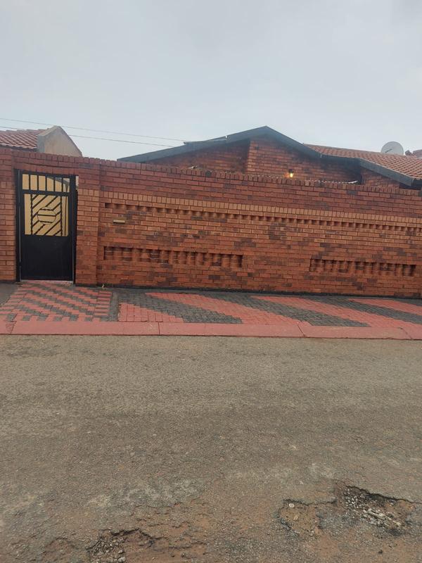 To Let 2 Bedroom Property for Rent in Protea Glen Gauteng