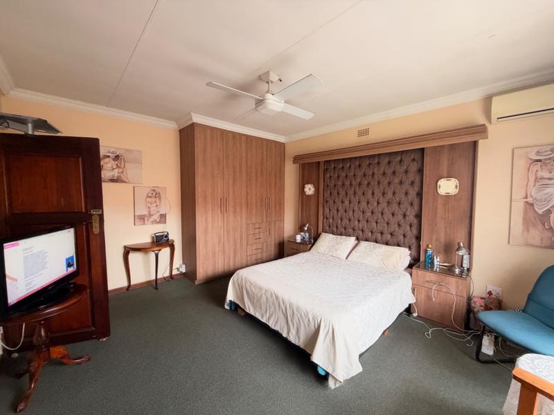 3 Bedroom Property for Sale in Unitas Park Gauteng