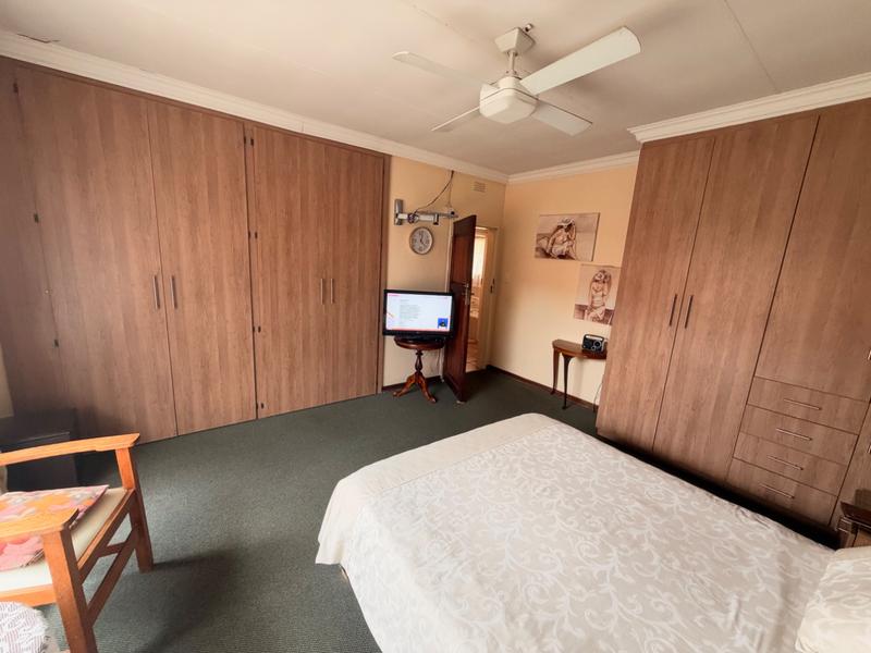 3 Bedroom Property for Sale in Unitas Park Gauteng