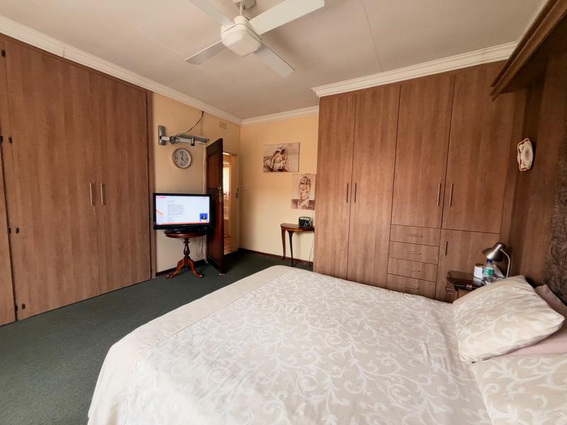 3 Bedroom Property for Sale in Unitas Park Gauteng