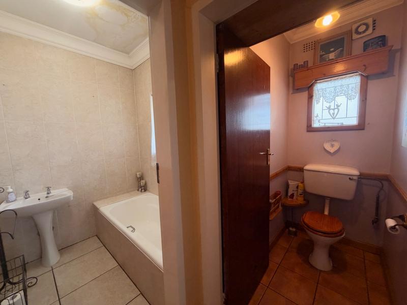 3 Bedroom Property for Sale in Unitas Park Gauteng