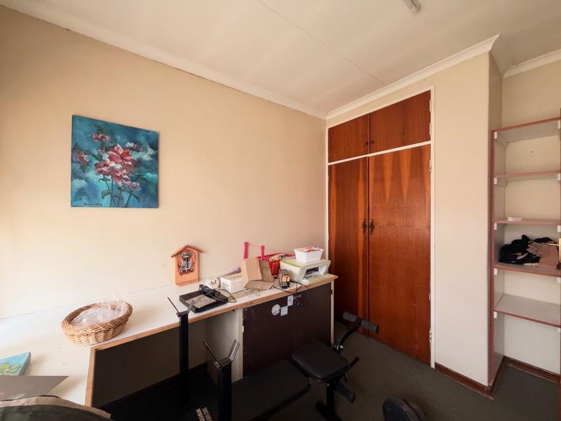 3 Bedroom Property for Sale in Unitas Park Gauteng