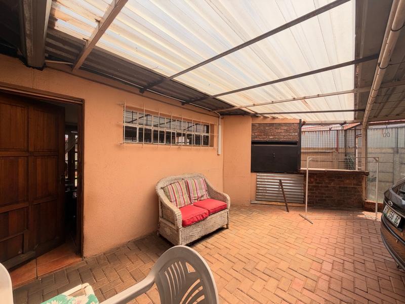 3 Bedroom Property for Sale in Unitas Park Gauteng